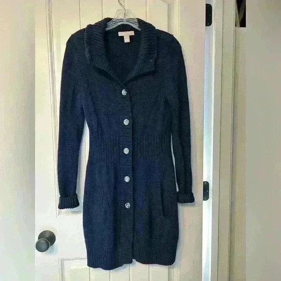 Banana Republic 100% merino wool sweater - Picture 2 of 5